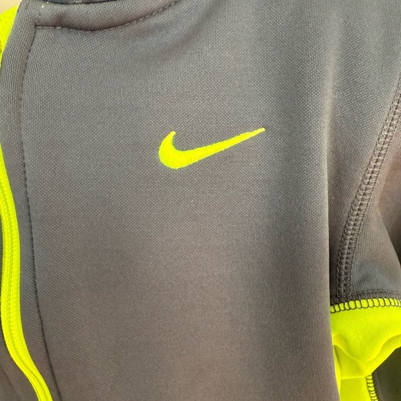 Nike Kids Therma-FIT Full Zip Hoodie – Gray & Neon Yellow (Size 5) - Picture 4 of 8